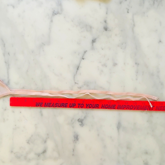 NWOT. Formfit Backless No Wire 32A Bra. - Picture 4 of 4